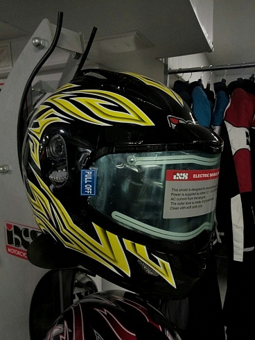 Зимний шлем с подогревом визора IXS